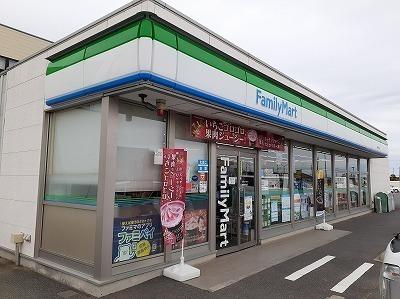 ファミリーマート：800m