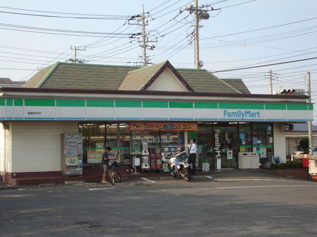 ファミリーマート（コンビニ）：30m