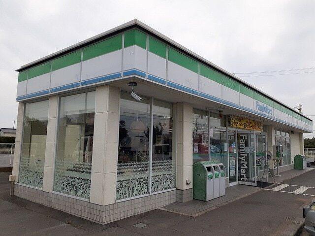 ファミリーマート：800m