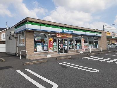 ファミリーマート：800m