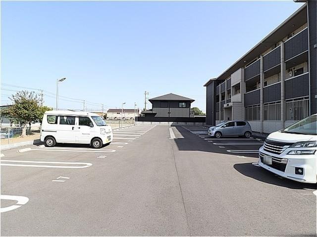 コンフォートⅢ　Ａ（301） 駐車場
