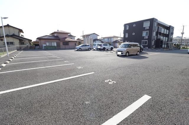 ラ ルーチェ　A（203） 駐車場