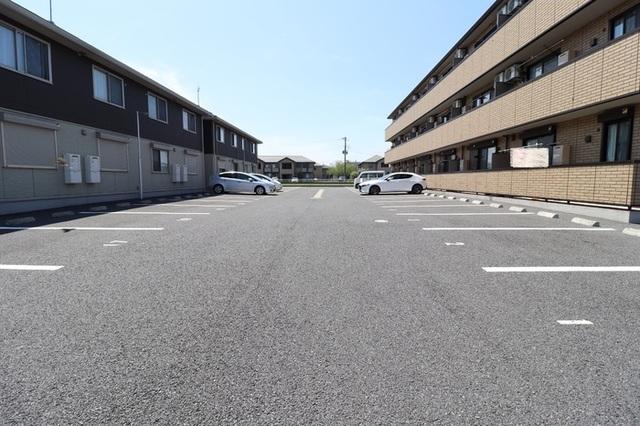 ディアマント　A（306） 駐車場