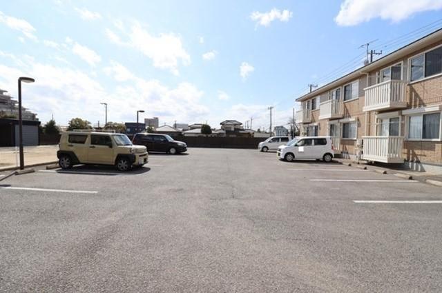 グランドソレイユ　Ａ（102） 駐車場