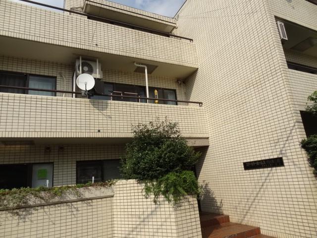 代々木上原駅より徒歩7分 築42年7ヶ月 3階建の賃貸物件