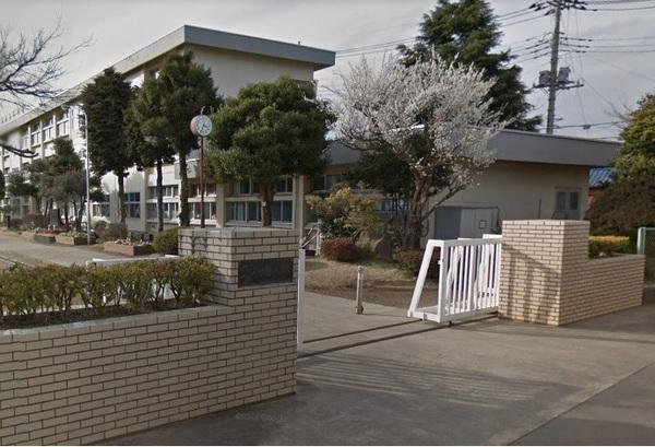 所沢市立小手指中学校：1526m