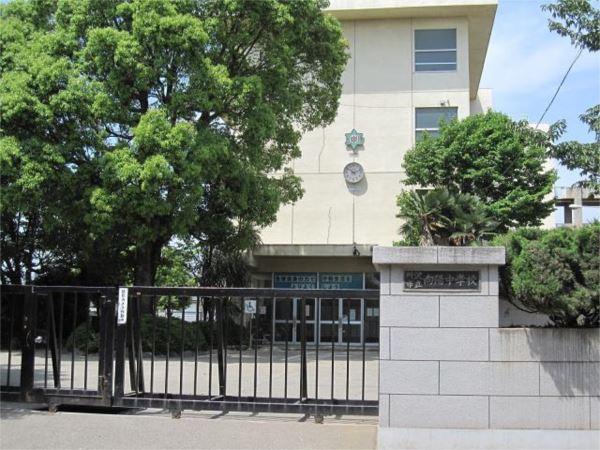 所沢市立向陽中学校：513m