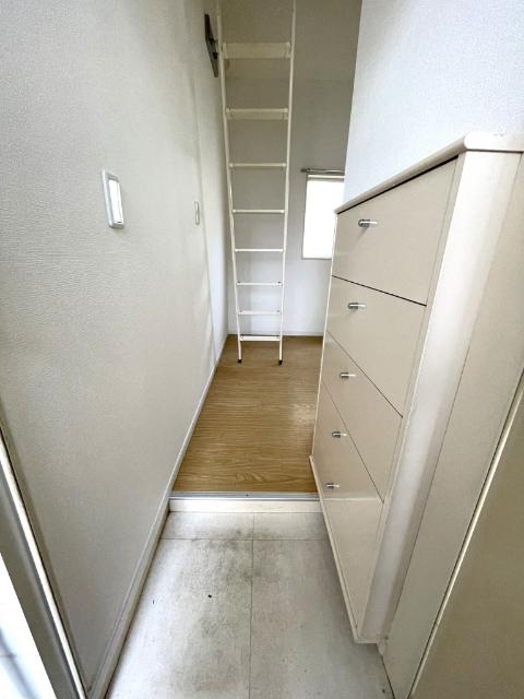 プラスムひばりヶ丘（202） 玄関