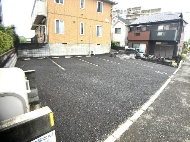 フェアリーコート07（201） 駐車場