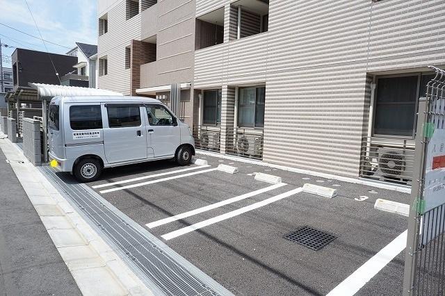 フレイム　タウア（403） 駐車場