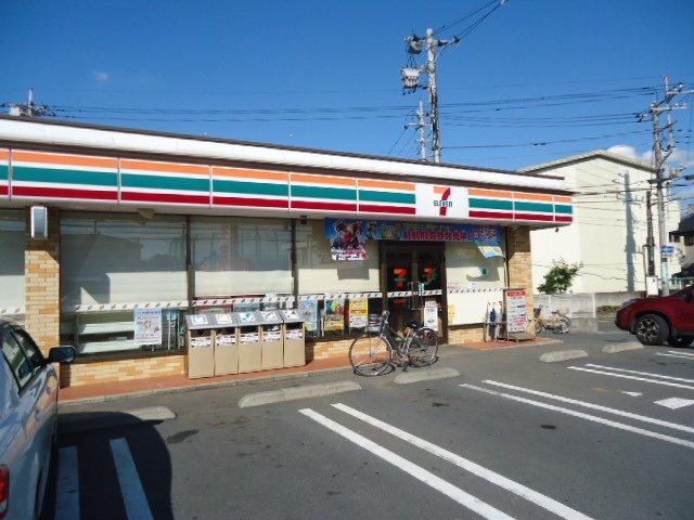 セブンイレブン所沢泉町店：624m