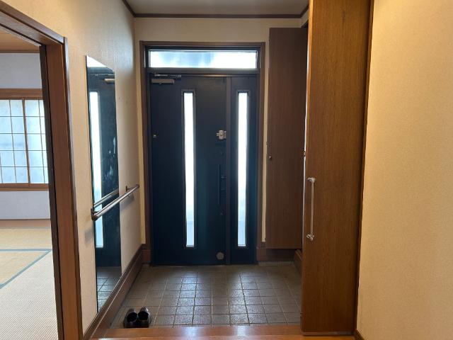 小手指元町1丁目　中古戸建 玄関