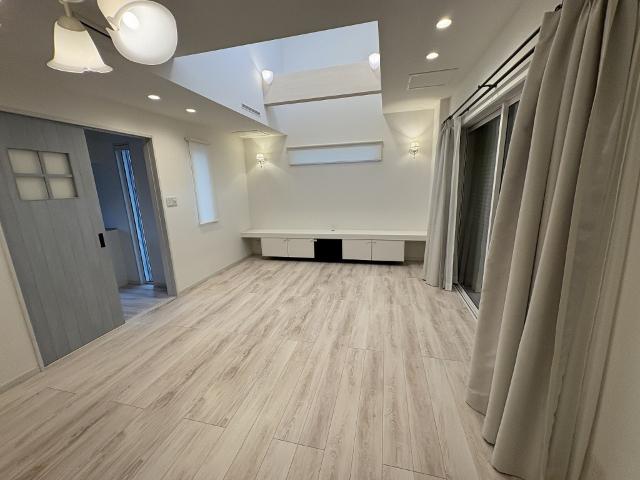 小手指元町3丁目中古戸建 リビング
