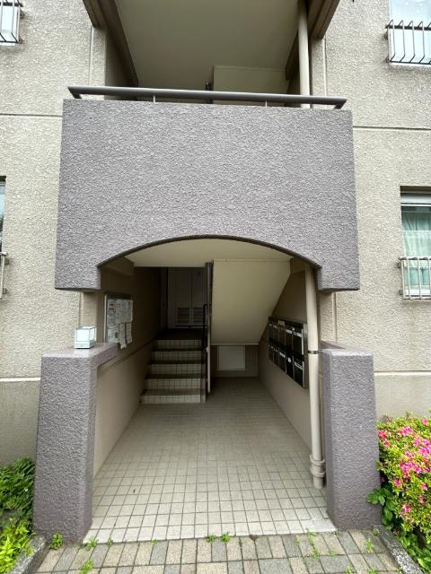 椿峰ニュータウン48街区2号棟 エントランス