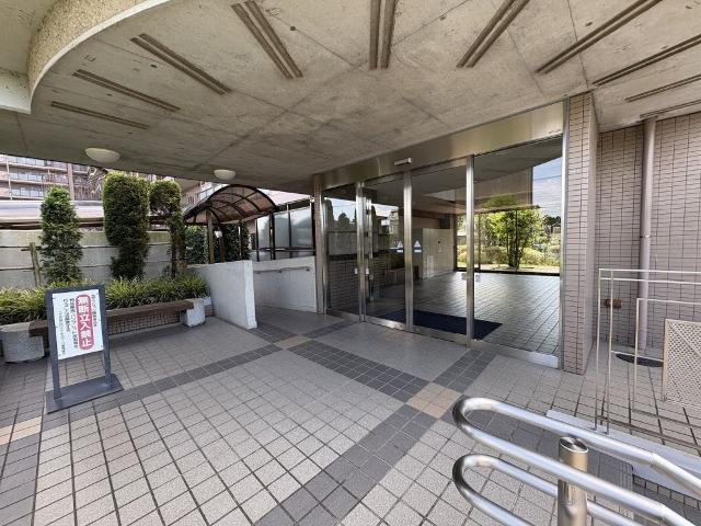 コスモ狭山ロイヤルステージ エントランス