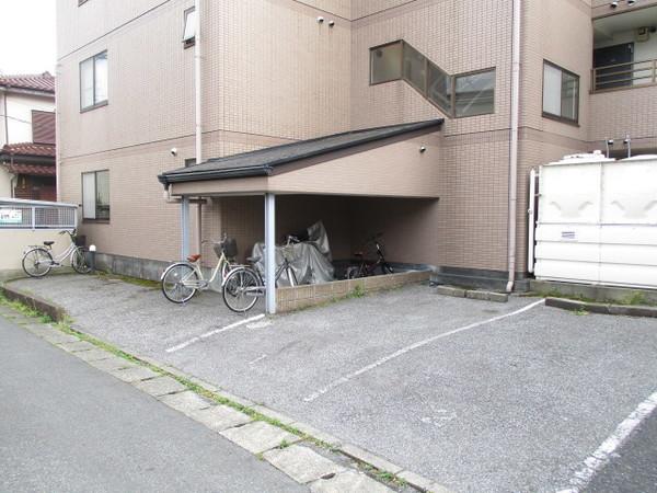 モデーロ花栗（105） 駐車場