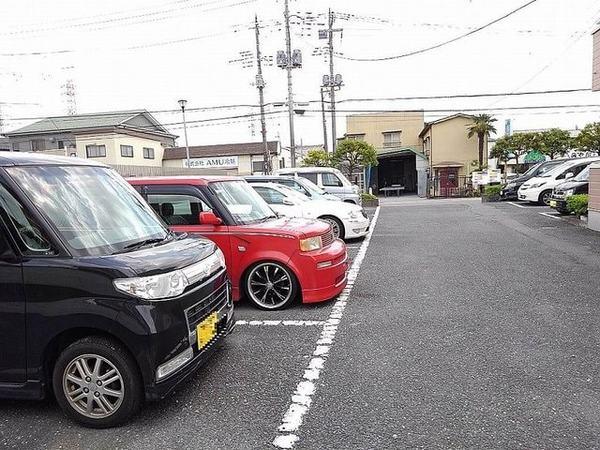 サンクレストール吉岡Ｙ（201） 駐車場