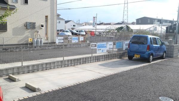 フォレスタ（305） 駐車場