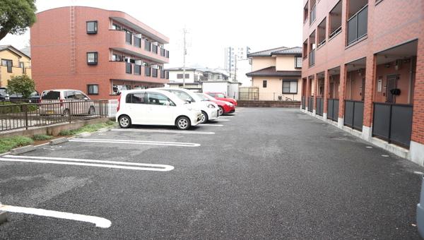 ジュネス4（109） 駐車場