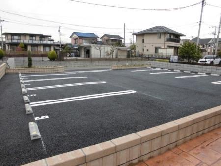 ルピナスB（102） 駐車場