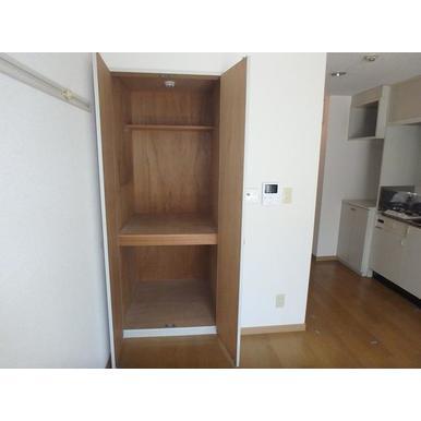 草加市草加マンション 収納