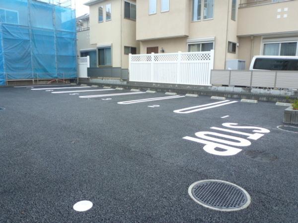 プレミール（103） 駐車場