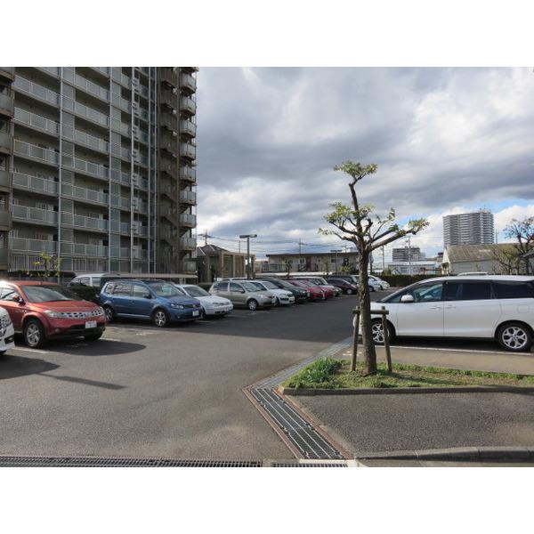 プロスペール谷塚２番館（403） 駐車場