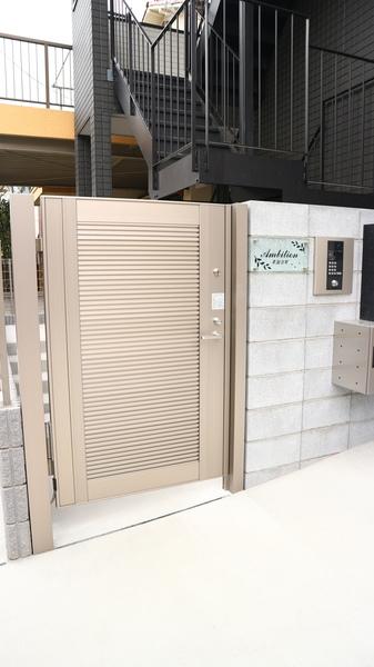 Ambition草加吉町（203） エントランス