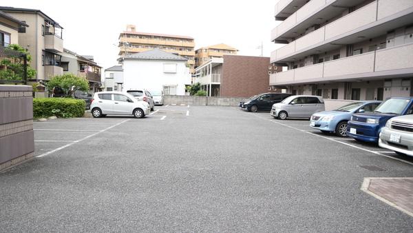 ピエール草加（405） 駐車場