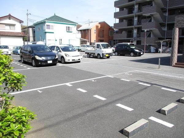フェイブリット草加（605） 駐車場
