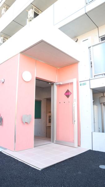 草加市谷塚マンション エントランス