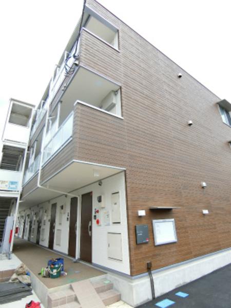 草加市氷川町アパート エントランス