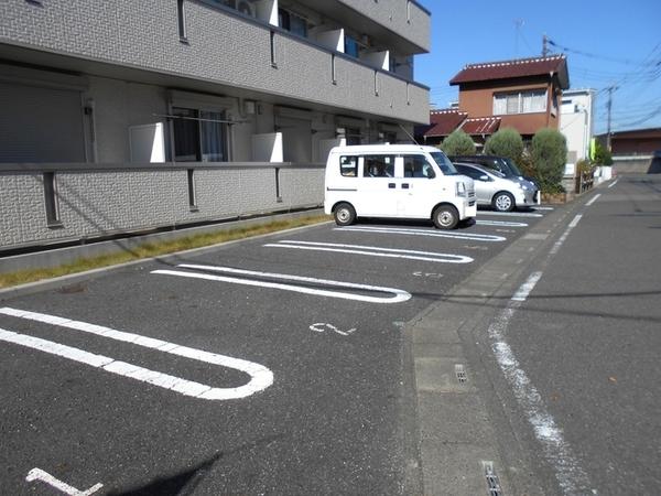 ベルブランカ（206） 駐車場