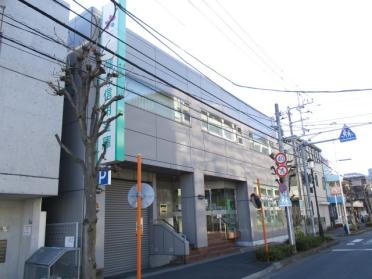 城北信用金庫草加支店：461m