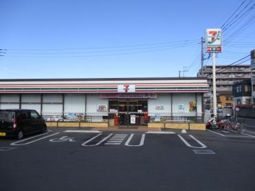 セブンイレブン草加西町保健所通り店：439m