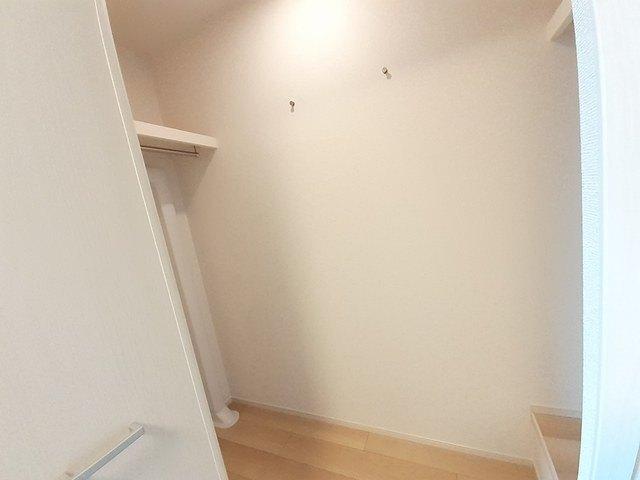 草加市長栄アパート 収納