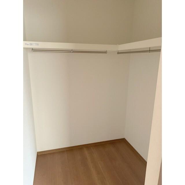 草加市花栗アパート 収納