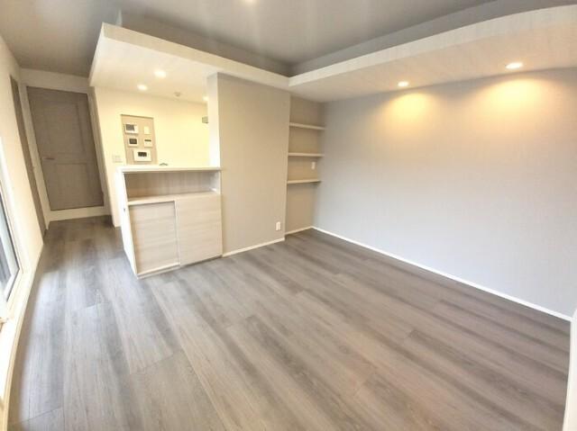 草加市金明町アパート リビング