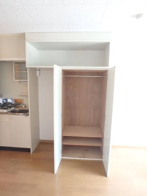 草加市草加マンション 収納