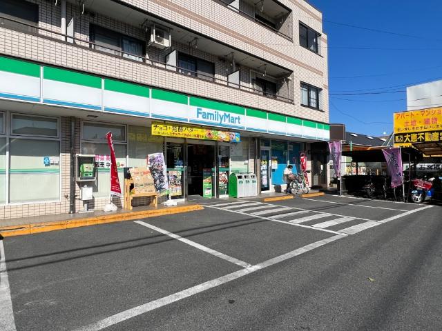 ファミリーマート森かどやしんでん店：206m