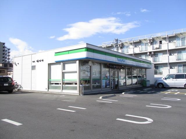 ファミリーマート草加瀬崎二丁目店：287m
