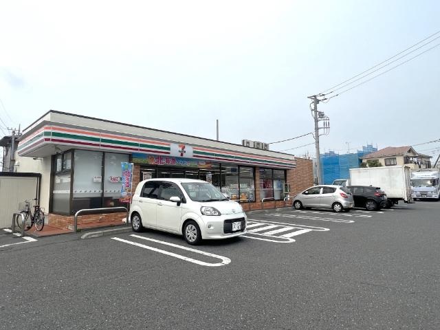 セブンイレブン草加手代町店：298m