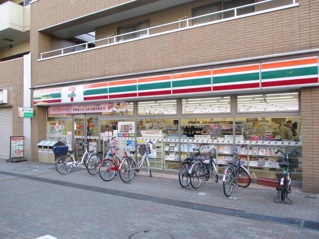 セブンイレブン草加住吉店：344m