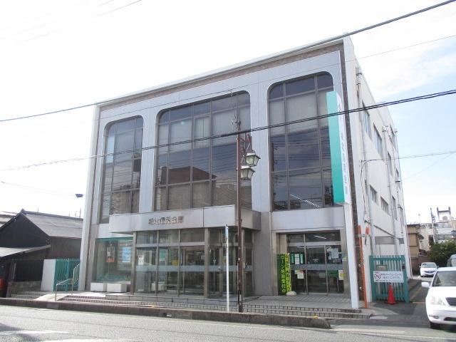 城北信用金庫谷塚支店：259m