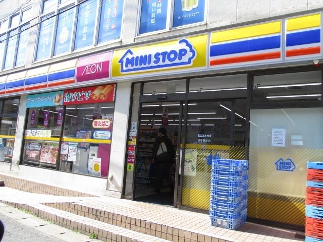 ミニストップ谷塚駅前店：329m