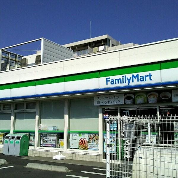 ファミリーマートアイダ八潮店：1023m
