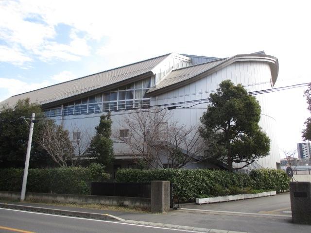 草加市立草加中学校：1046m