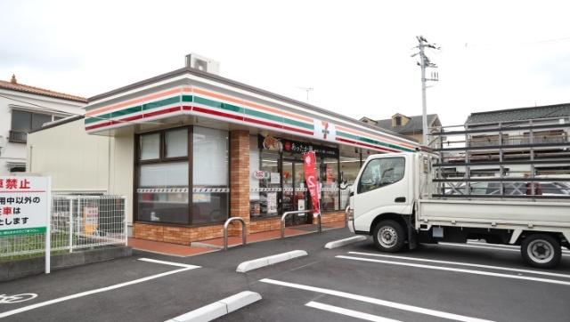 セブンイレブン草加柳島店：299m