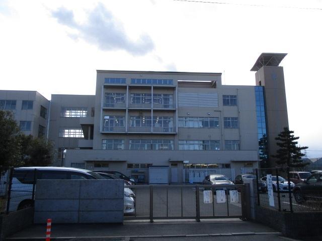 草加市立西町小学校：925m