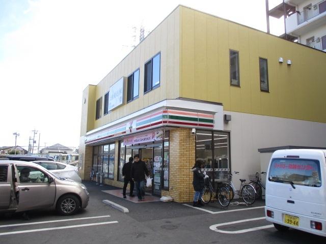 セブンイレブン草加吉町2丁目店：205m